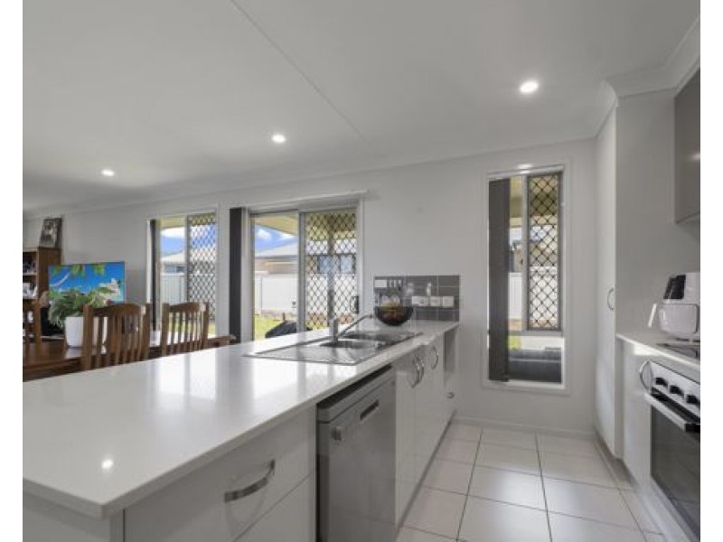2/56 Tulipwood Crescent, Tamworth NSW 2340