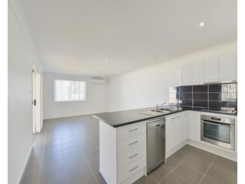 1/9 Kaputar Close, Tamworth NSW 2340