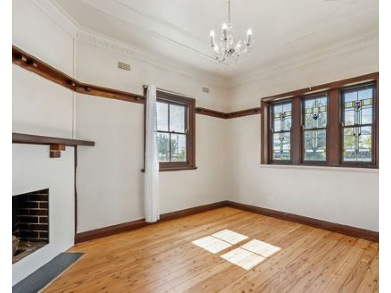 85 Crown Street, Tamworth NSW 2340