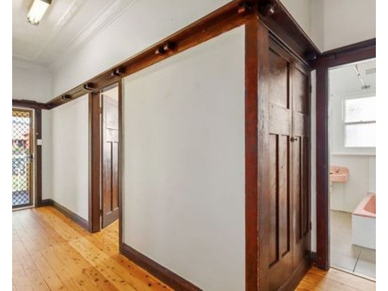 85 Crown Street, Tamworth NSW 2340