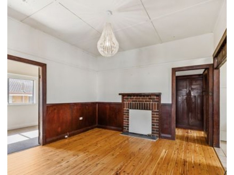 85 Crown Street, Tamworth NSW 2340