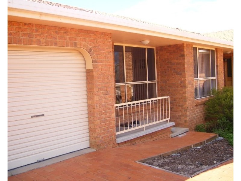 2/6 Cowper Close, Tamworth NSW 2340