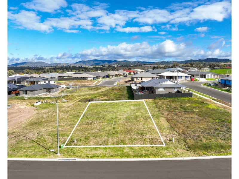 45 Reginald Drive, Kootingal NSW 2352