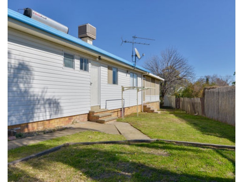 25 John Street, Tamworth NSW 2340