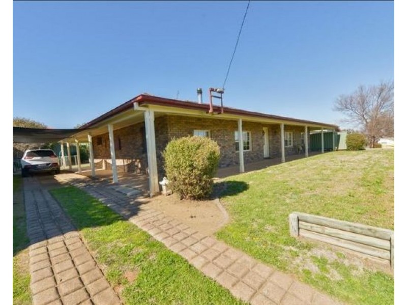 4 Karenvar Avenue, Tamworth NSW 2340