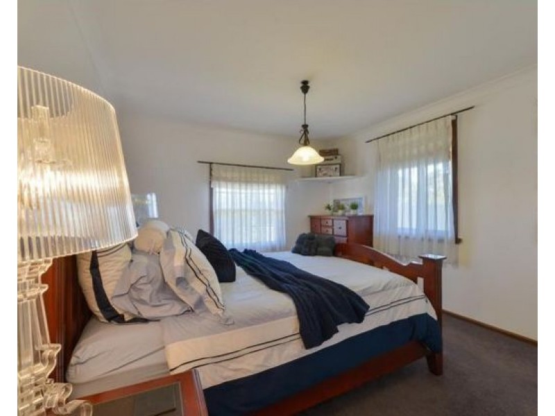 4 Karenvar Avenue, Tamworth NSW 2340