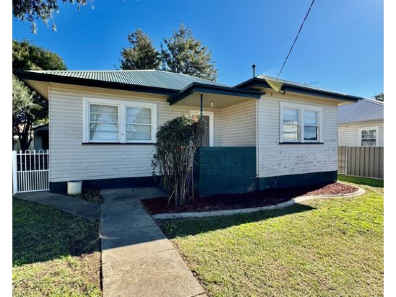6 Edward Street, Tamworth NSW 2340