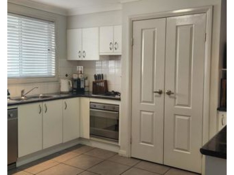 8 Conimbla Cres, Tamworth NSW 2340