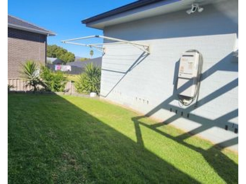 8 Conimbla Cres, Tamworth NSW 2340