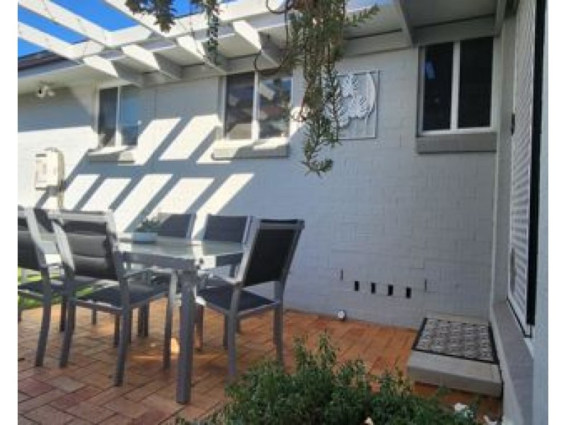 8 Conimbla Cres, Tamworth NSW 2340