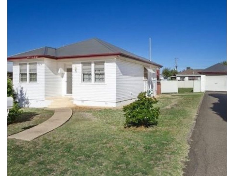 1 Preston Avenue, Tamworth NSW 2340