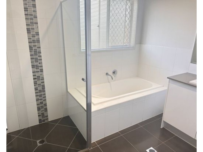 1/56 Tulipwood Cresent, Tamworth NSW 2340