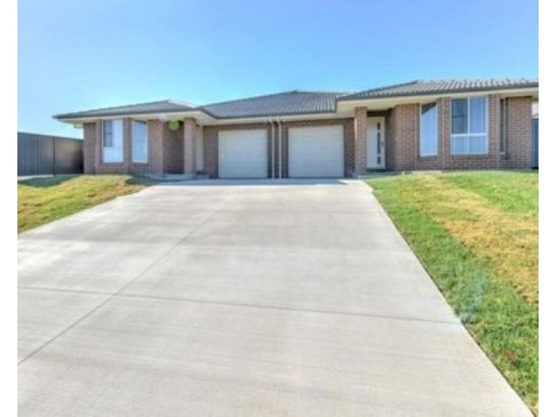 2/5 Francis Avenue, Tamworth NSW 2340