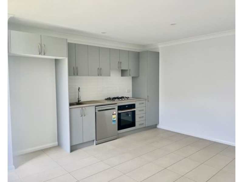 2/11 Regal Park Drive, Tamworth NSW 2340
