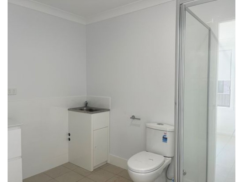 2/11 Regal Park Drive, Tamworth NSW 2340