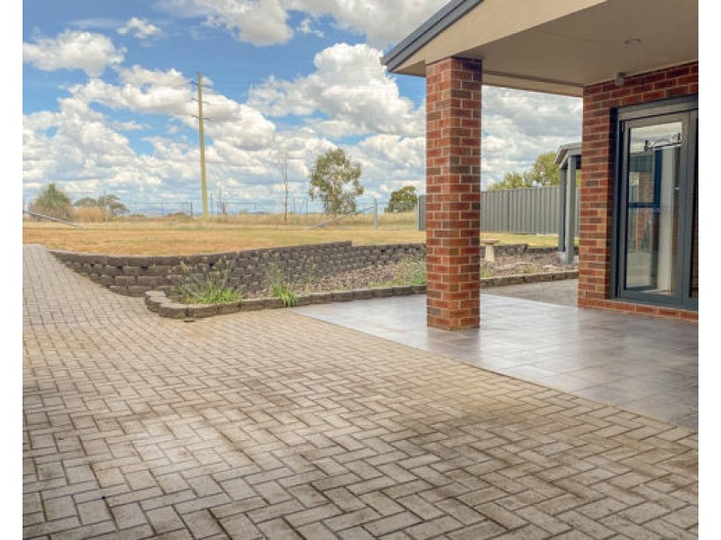2/74a The Heights, Tamworth NSW 2340