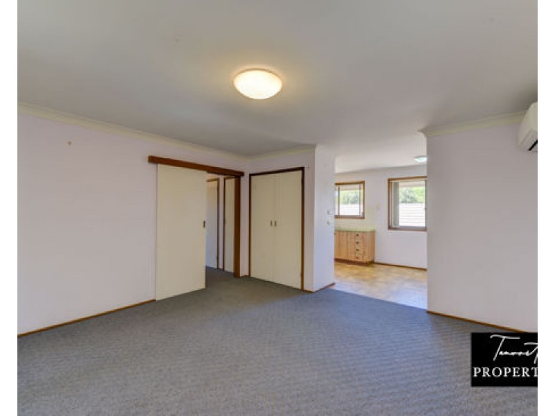 3/4 Illoura Street, Tamworth NSW 2340