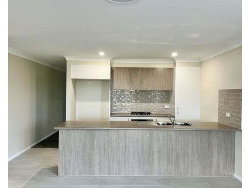 8 Kestral Street, Tamworth NSW 2340