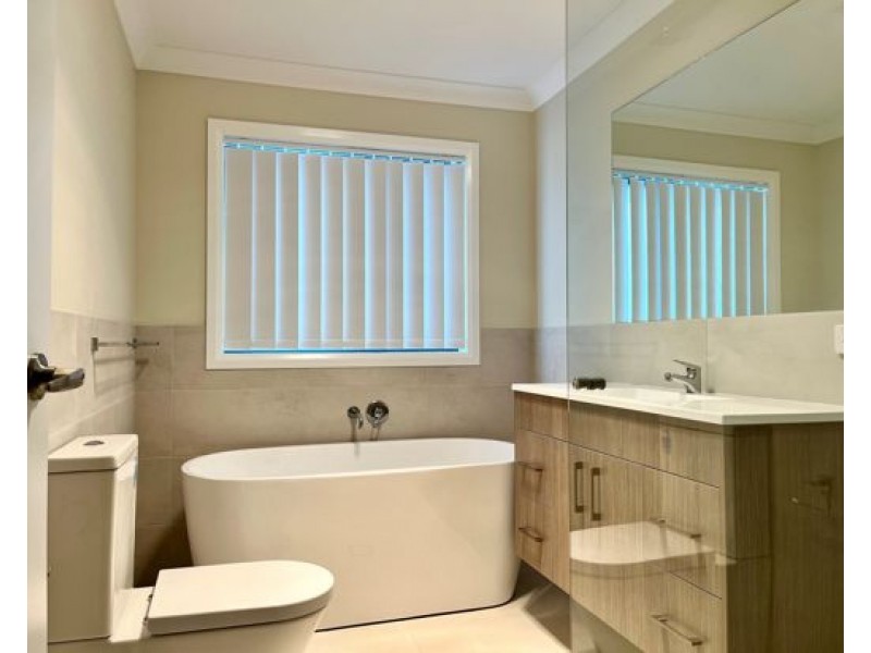 8 Kestral Street, Tamworth NSW 2340