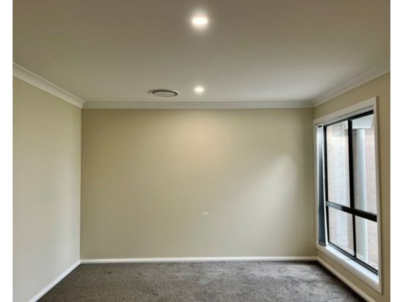 8 Kestral Street, Tamworth NSW 2340