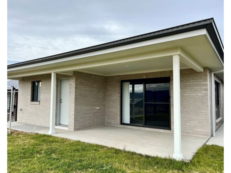 8 Kestral Street, Tamworth NSW 2340