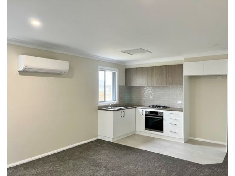 8a Kestral Street, Tamworth NSW 2340