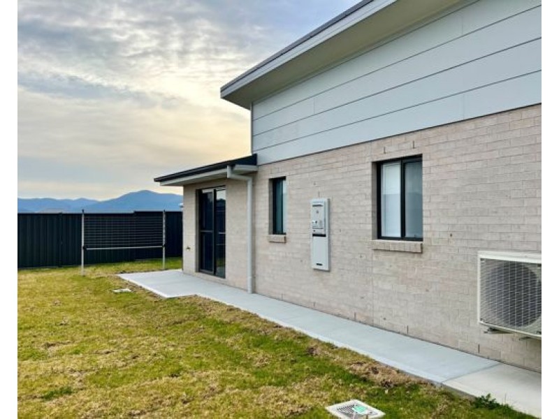 8a Kestral Street, Tamworth NSW 2340