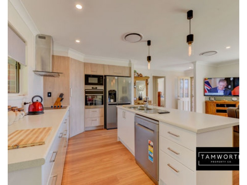 13 Craigends Place, Tamworth NSW 2340
