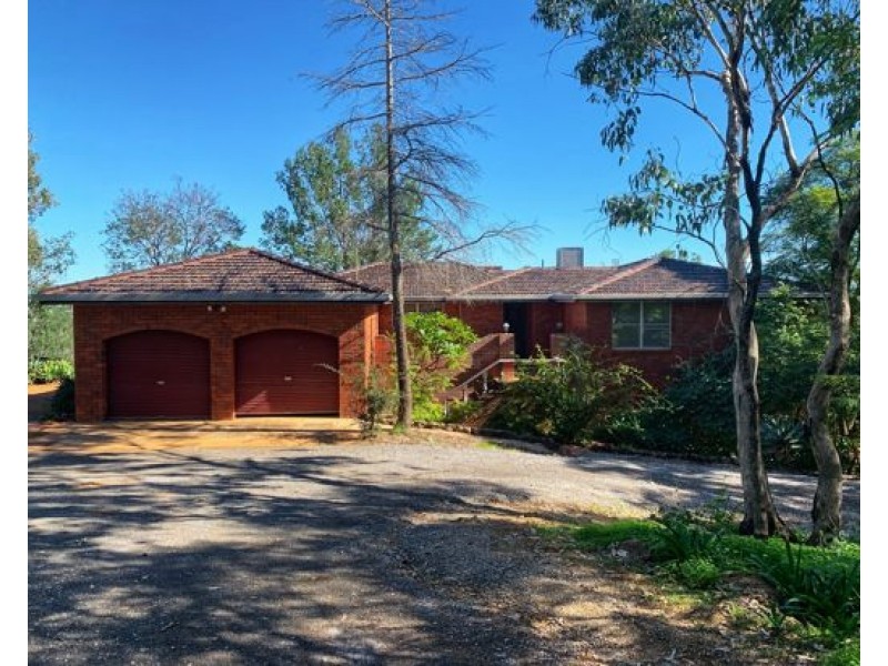 27 Mornington Crescent, Tamworth NSW 2340