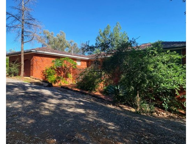 27 Mornington Crescent, Tamworth NSW 2340