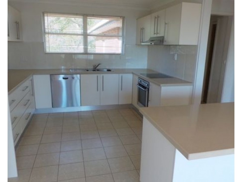 27 Mornington Crescent, Tamworth NSW 2340