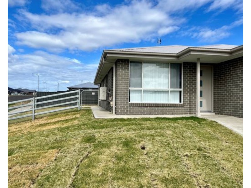 5a Fairymartin Lane, Tamworth NSW 2340