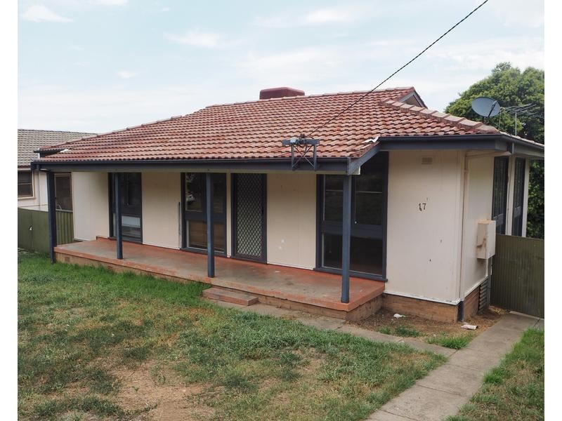 17 Mountview Crescent, Tamworth NSW 2340