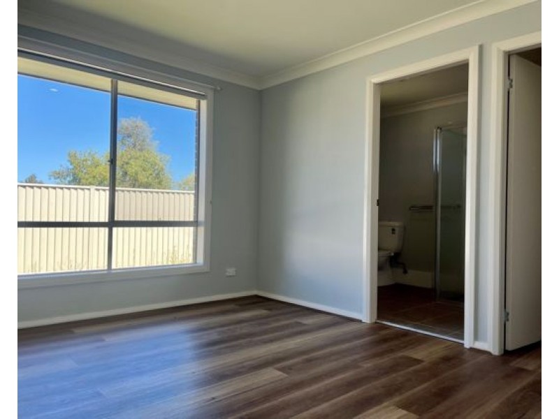 14 Reginald Drive, Kootingal NSW 2352