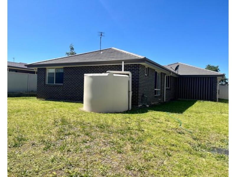 14 Reginald Drive, Kootingal NSW 2352