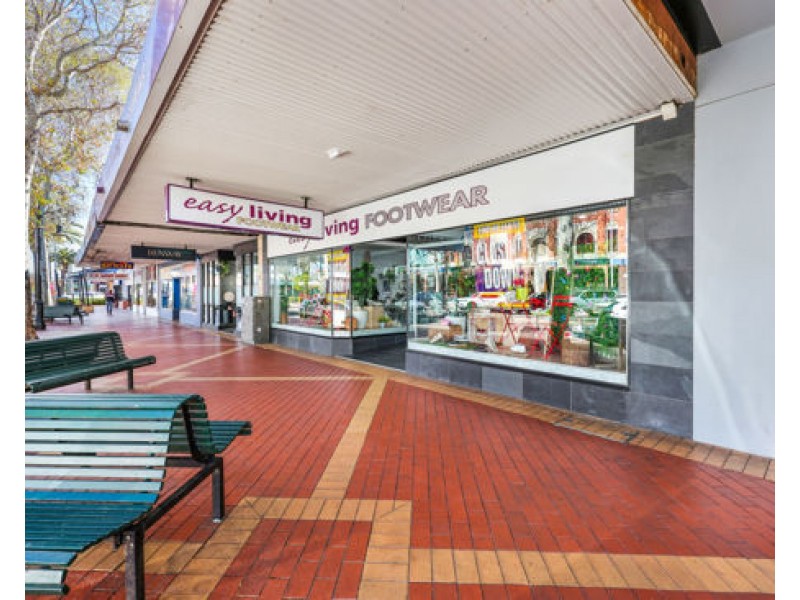 284 Peel Street, Tamworth NSW 2340