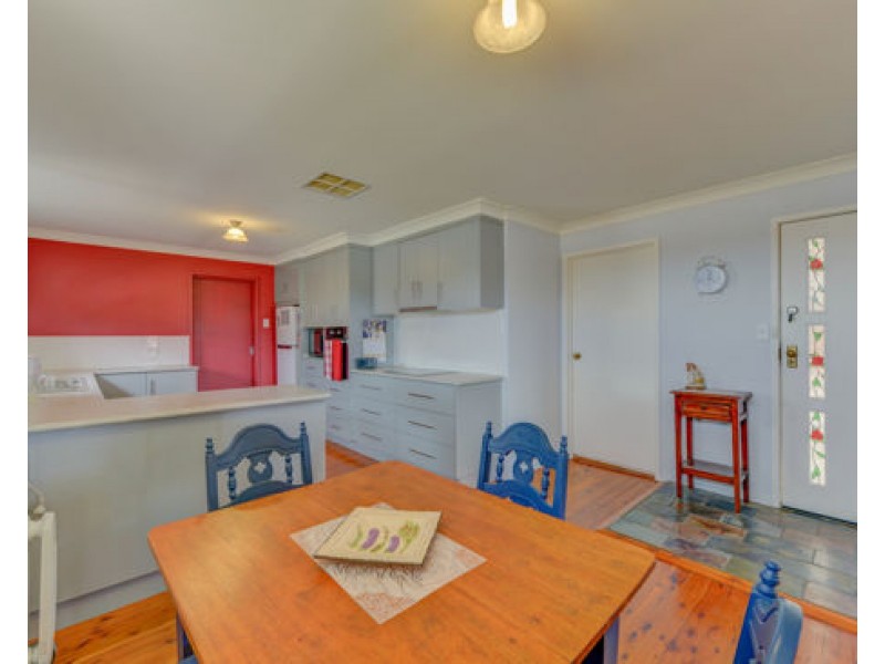19 Waree Drive, Tamworth NSW 2340