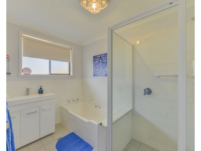 19 Waree Drive, Tamworth NSW 2340