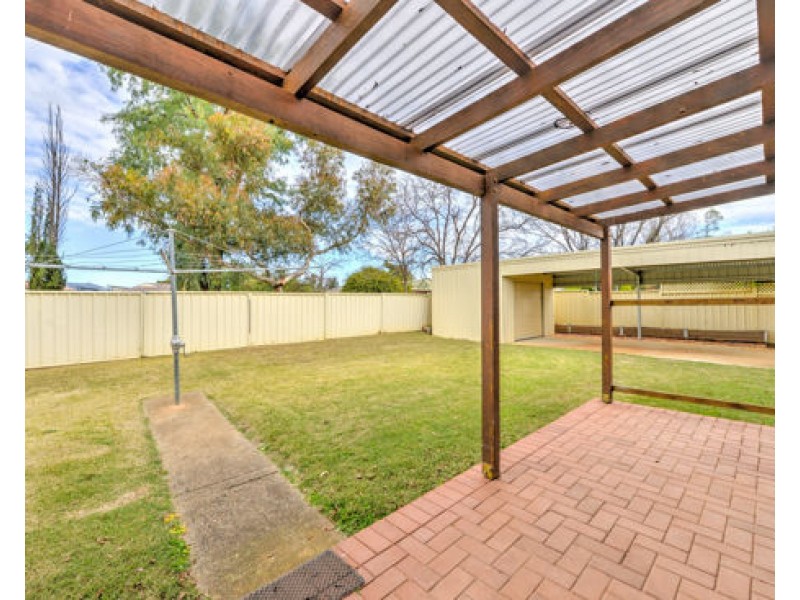 19 Waree Drive, Tamworth NSW 2340
