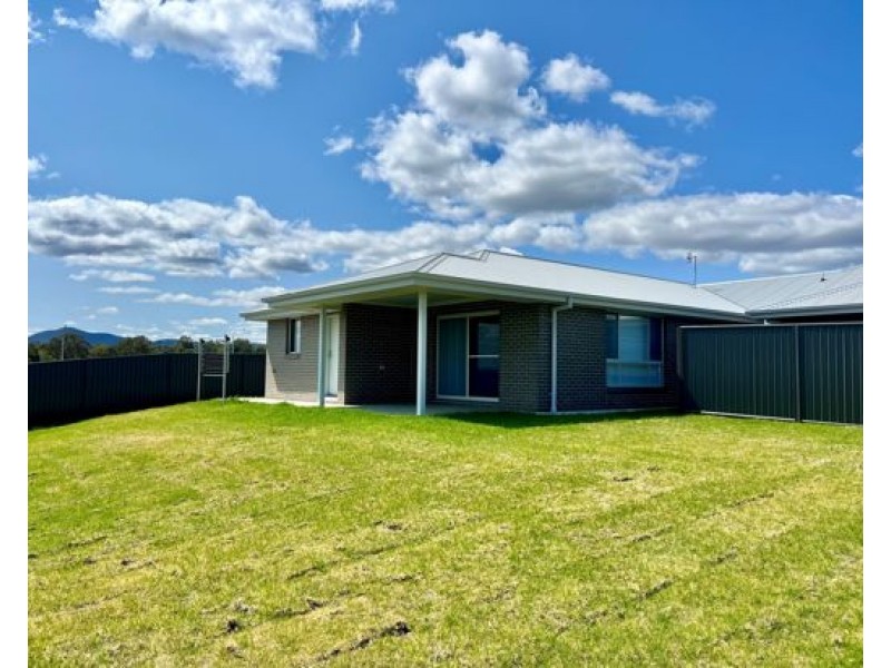 86 Evesham Circuit, Tamworth NSW 2340