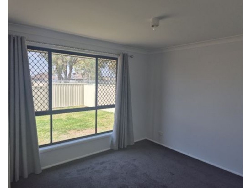 28 Bowman Drive, Tamworth NSW 2340