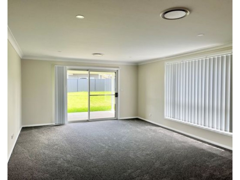 13 Cliffdale Place, Kootingal NSW 2352