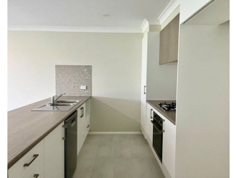 13 Cliffdale Place, Kootingal NSW 2352