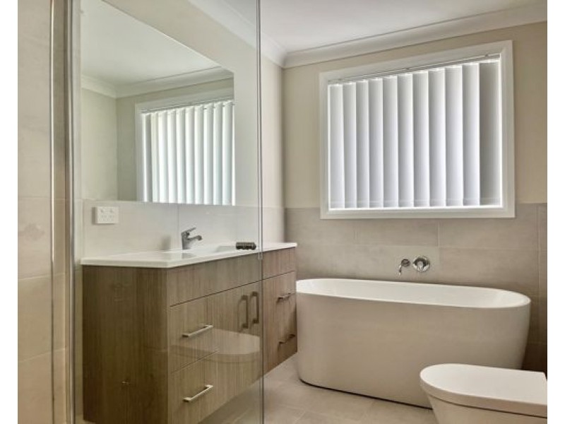 13 Cliffdale Place, Kootingal NSW 2352