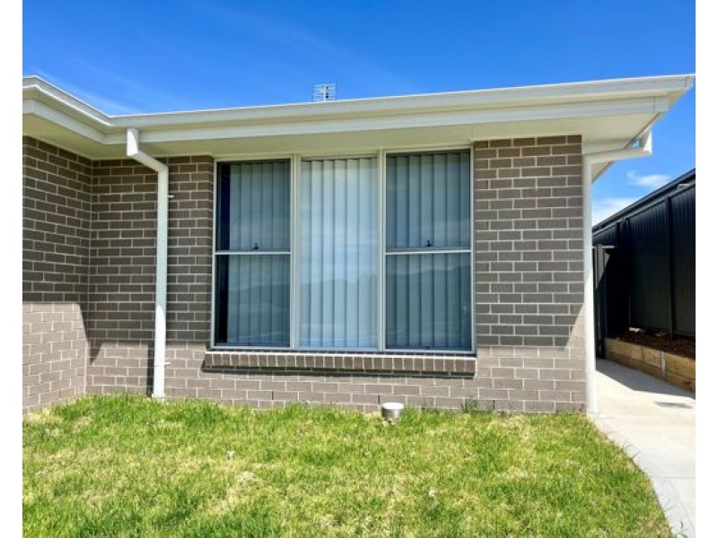 13a Cliffdale Place, Kootingal NSW 2352
