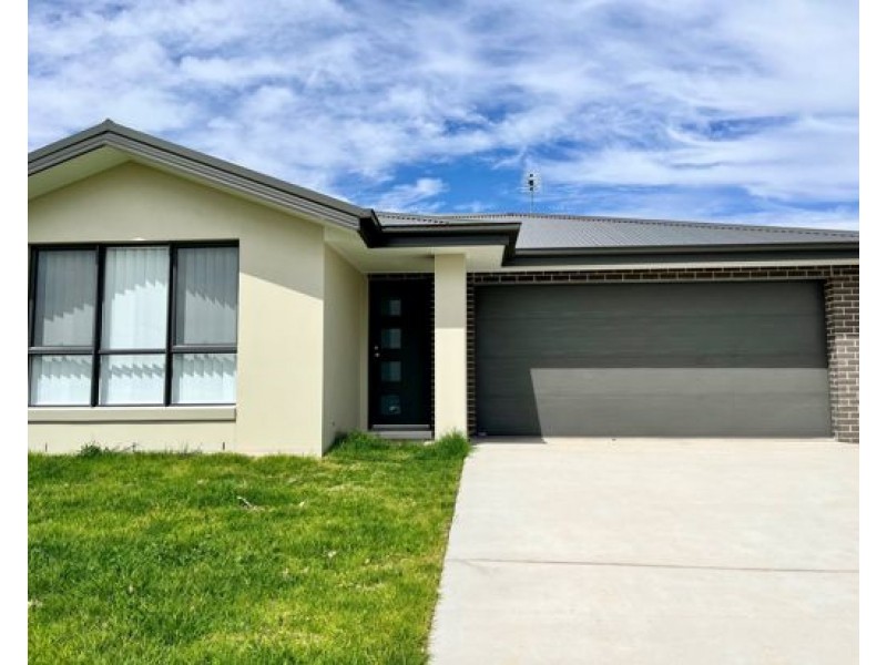 97 Evesham Circuit, Tamworth NSW 2340