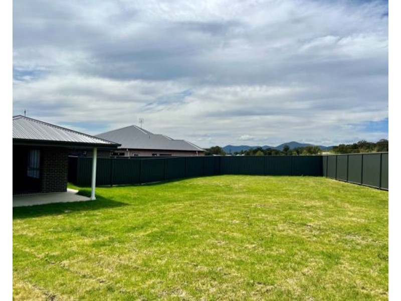 97 Evesham Circuit, Tamworth NSW 2340