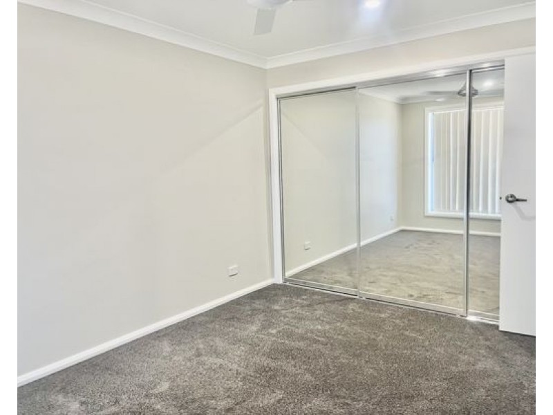 2/55 Peppercress Court, Tamworth NSW 2340