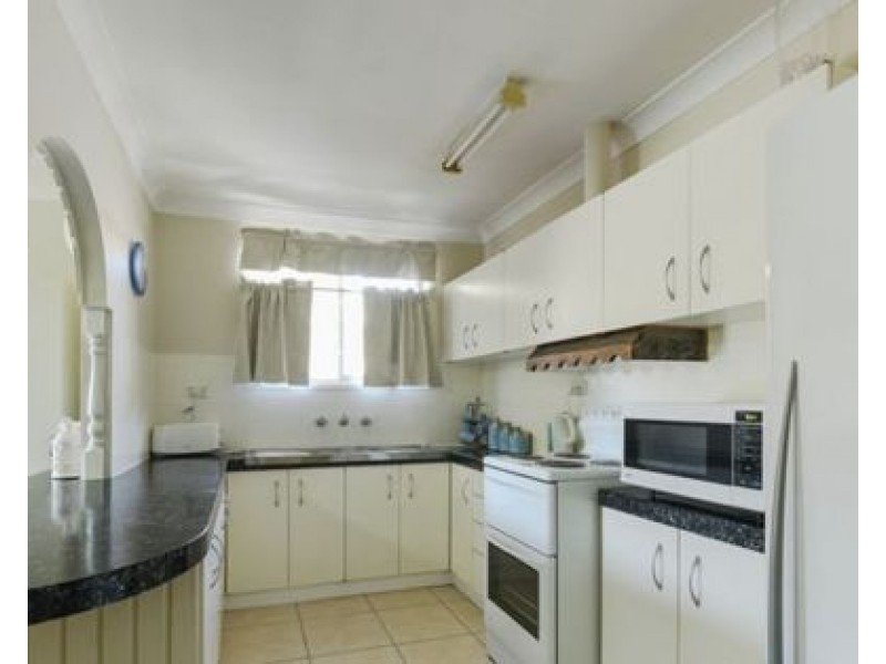 2/10 Burilla Street, Tamworth NSW 2340