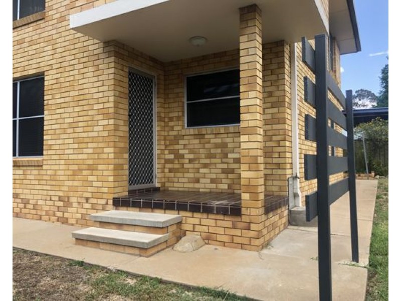 2/79 Rawson Avenue, Tamworth NSW 2340